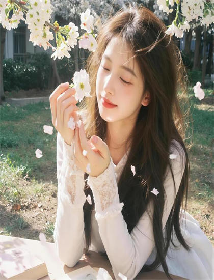 《盲人按摩师傅的夜晚》艺术价值：专业角度评价与艺术成就分析